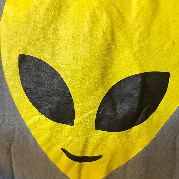 Emy Ave - Weirdo Alien Tee - L/XL - Picture 5 of 5
